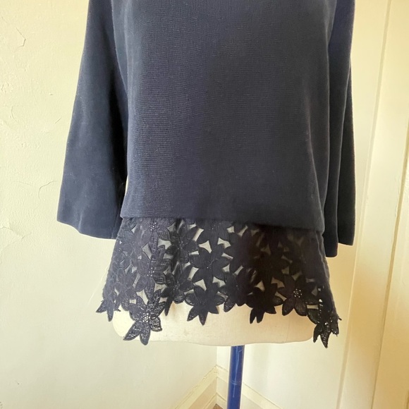 💙 J Crew size Small navy sweater 100% cotton, lace panel. Perfect condition Blue - Picture 4 of 8